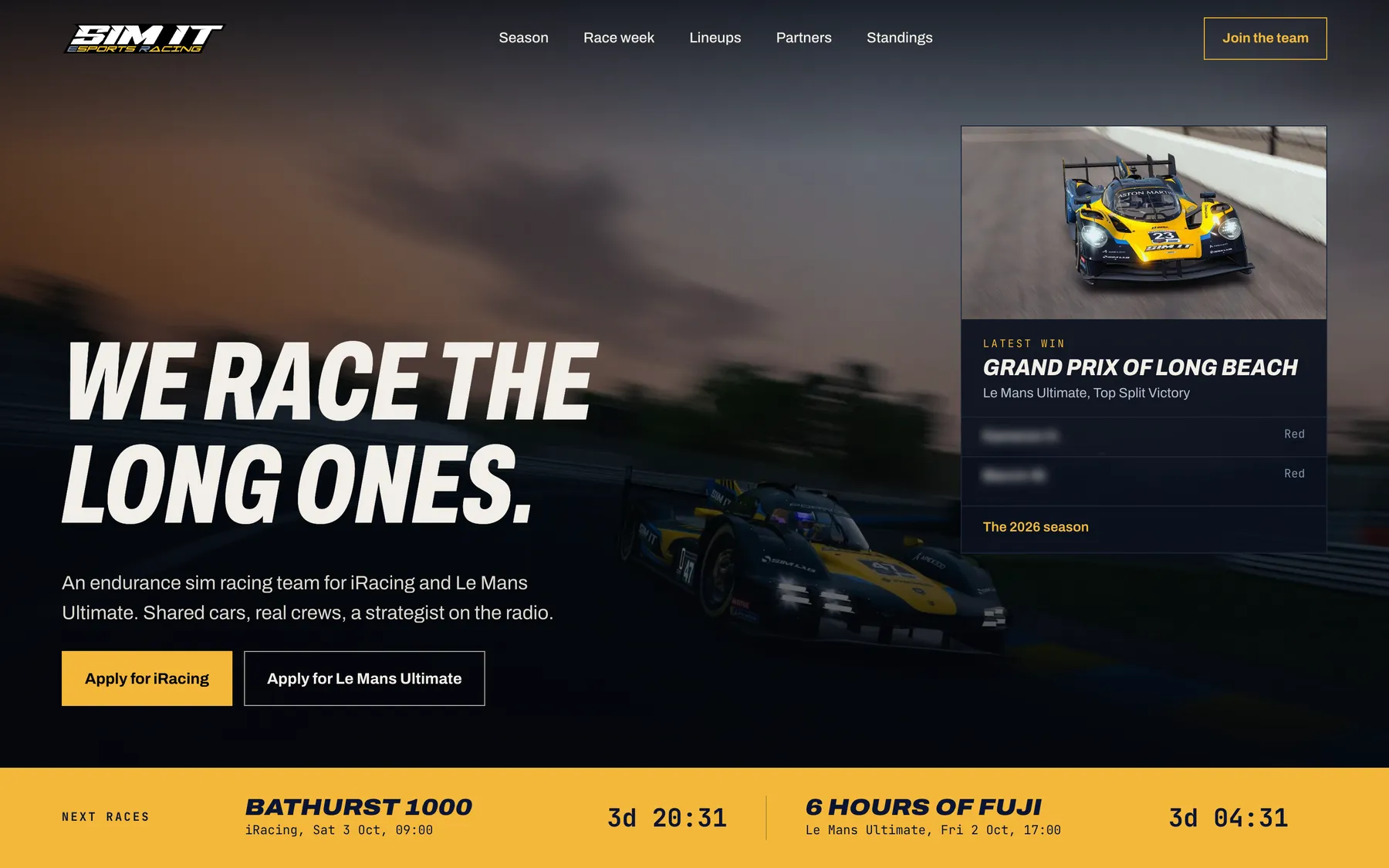 De voorpagina van simitesports.com: de kop van het team, de laatste overwinning en een aftelklok naar de volgende twee races, met de namen van de rijders onscherp gemaakt